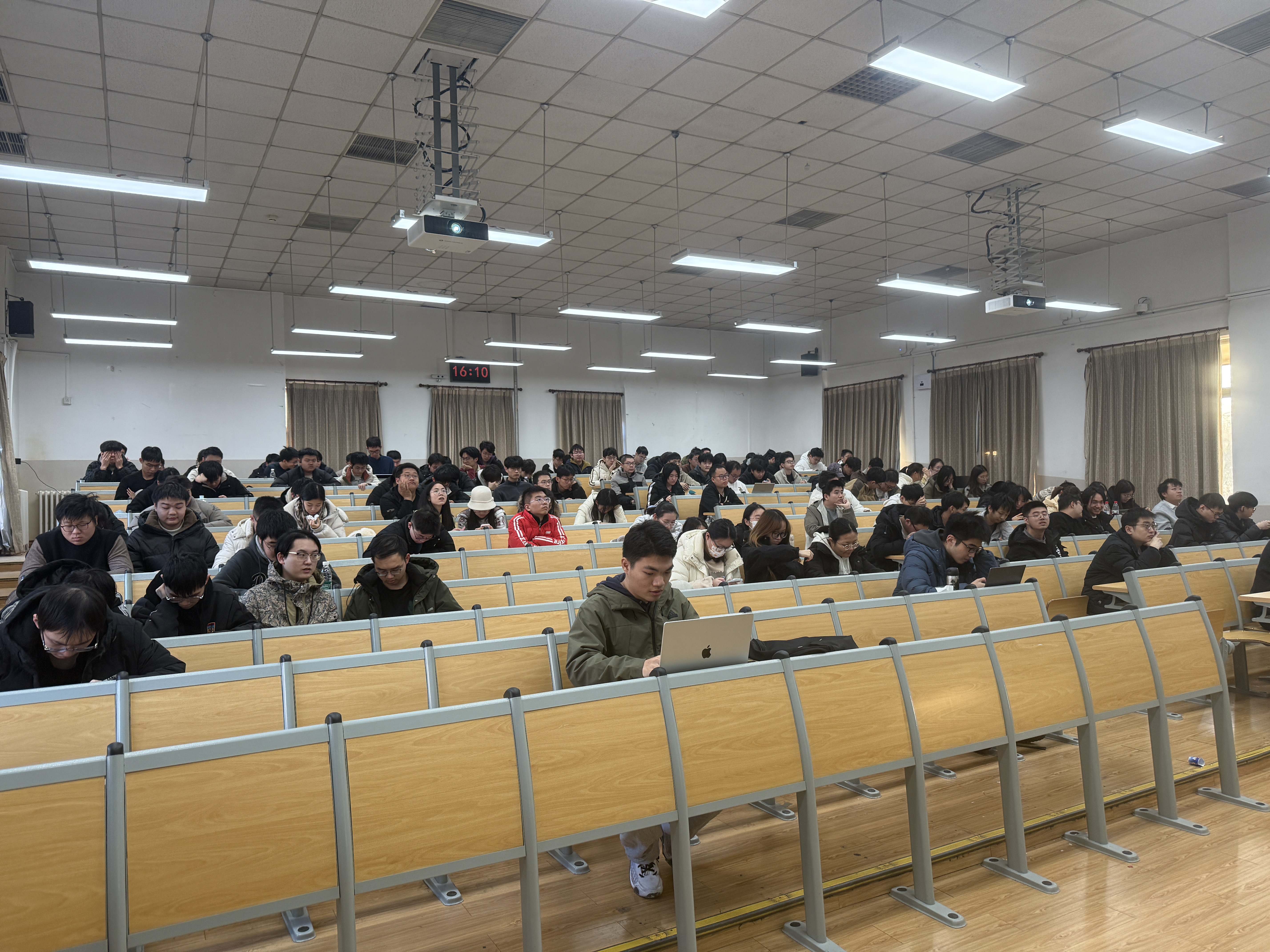 1766993810390311.jpg 1766993810390311.jpg